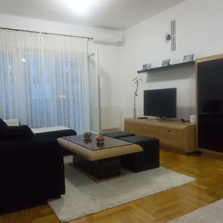 Apartman Stasa 2 *