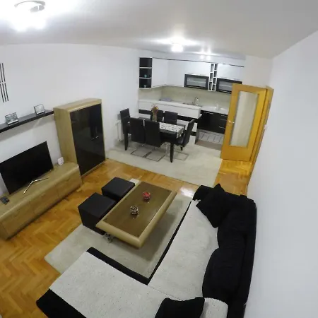 Apartman Stasa 2 特雷比涅